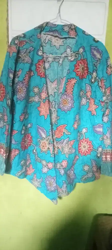 Baju bekas dalam kondisi baik