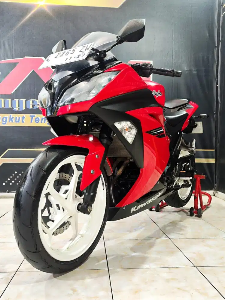 Super nyaman Kawasaki Ninja 250 FI STD TH 2017 Odo 10rb