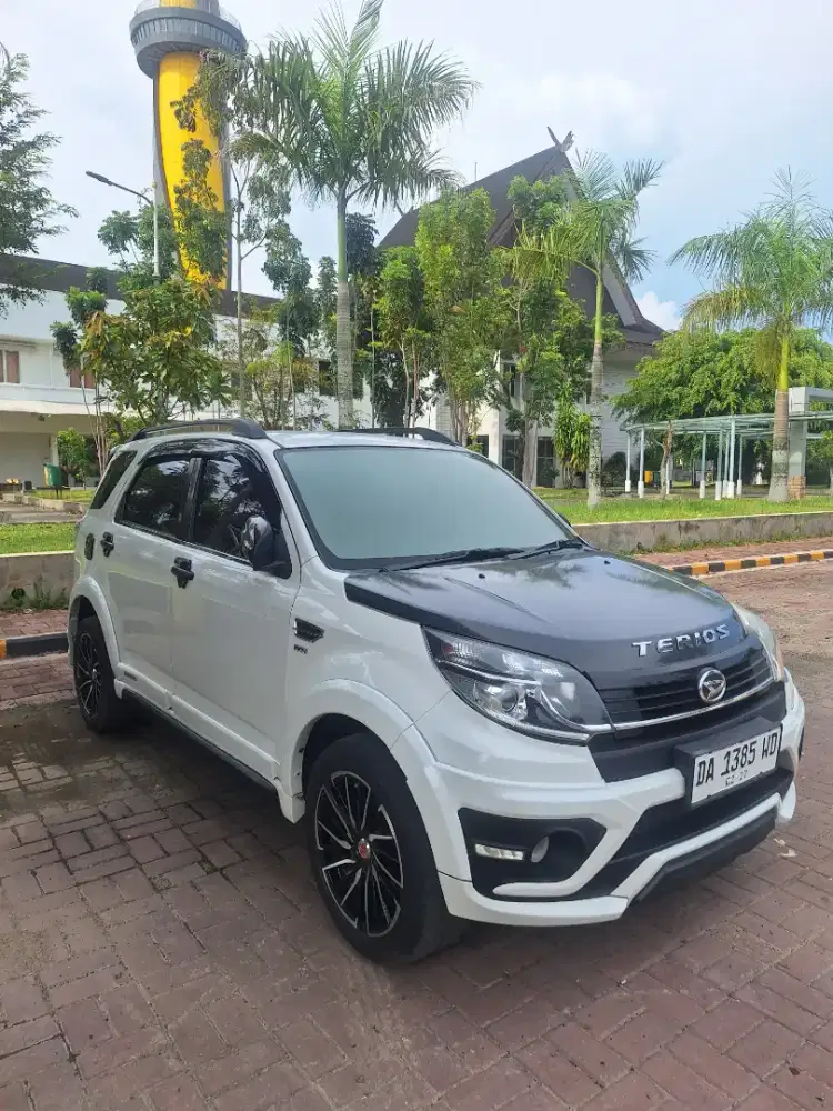 Daihatsu terios type R adventure thn 2017 langkar