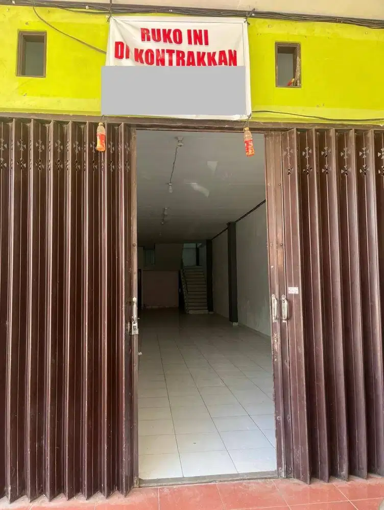 DISEWAKAN RUKO 3 LANTAI di ARFAI ( JALAN MANOKWARI-MARUNI) SEBELAH BRI