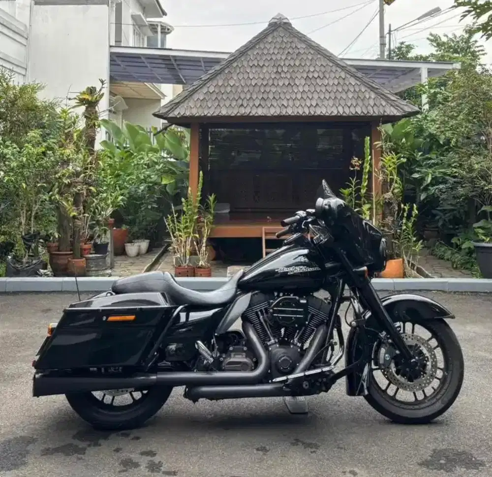 Street Glide 2011 FP Mabua Pajak Panjang KM Rendah – Siap Touring