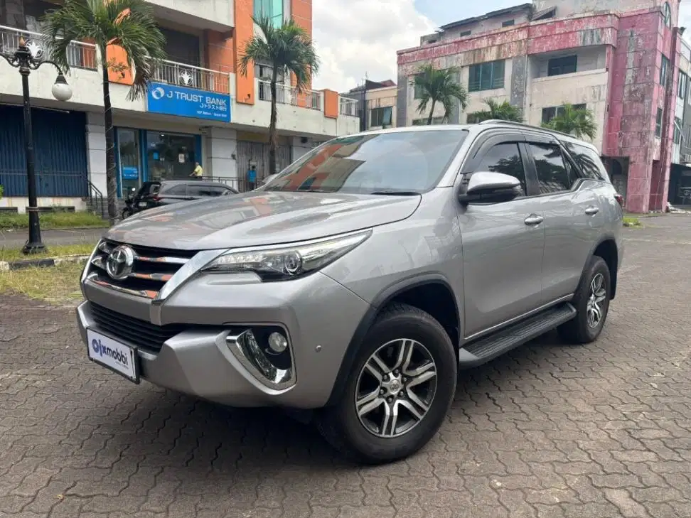DP MURAH - Toyota Fortuner 2.4 G Solar AT 2019 Silver