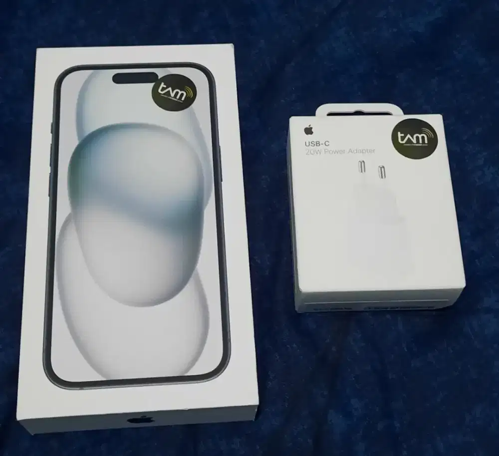 Iphone 15 BNIB dan Charger