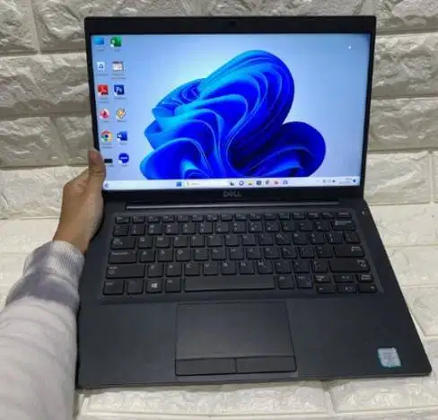 Laptop Dell Latitude 7390 Core i5 Gen8 Ram 8GB 13inch N-RTA