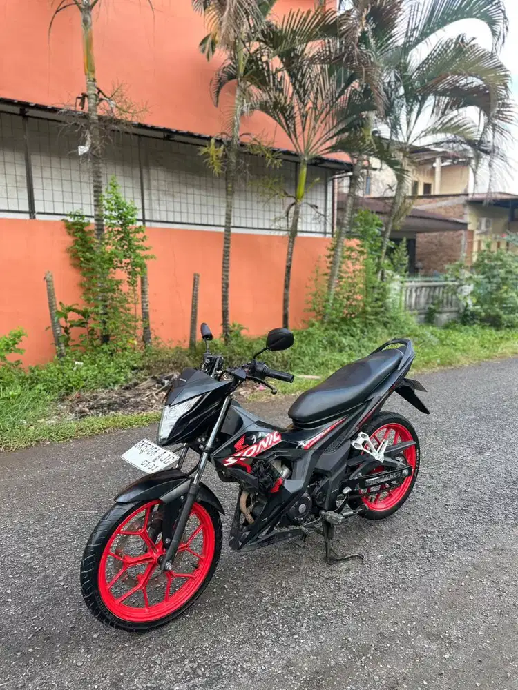 Honda Sonic 150 Tahun 2020 Pemakaian 2021