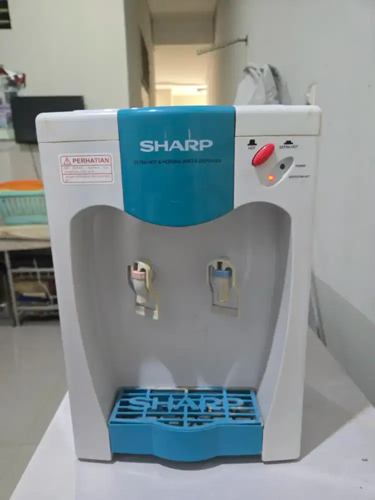 Dispenser air panas dan normal