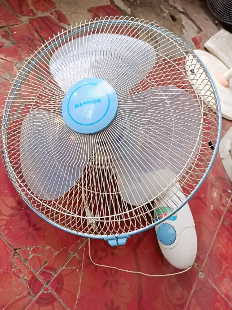 Kipas Angin Dinding Bekas Maspion