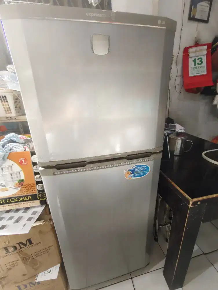 Kulkas Expresscool Vitamin LG 2 pintu