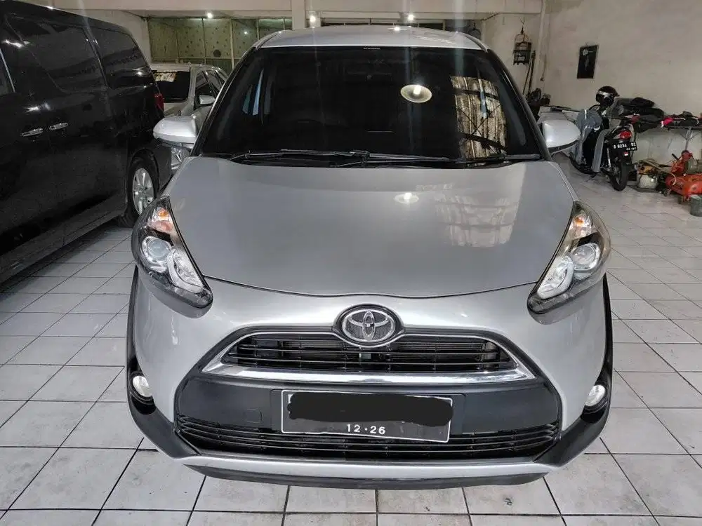 Toyota Sienta V 1.5 Matic Thn 2016