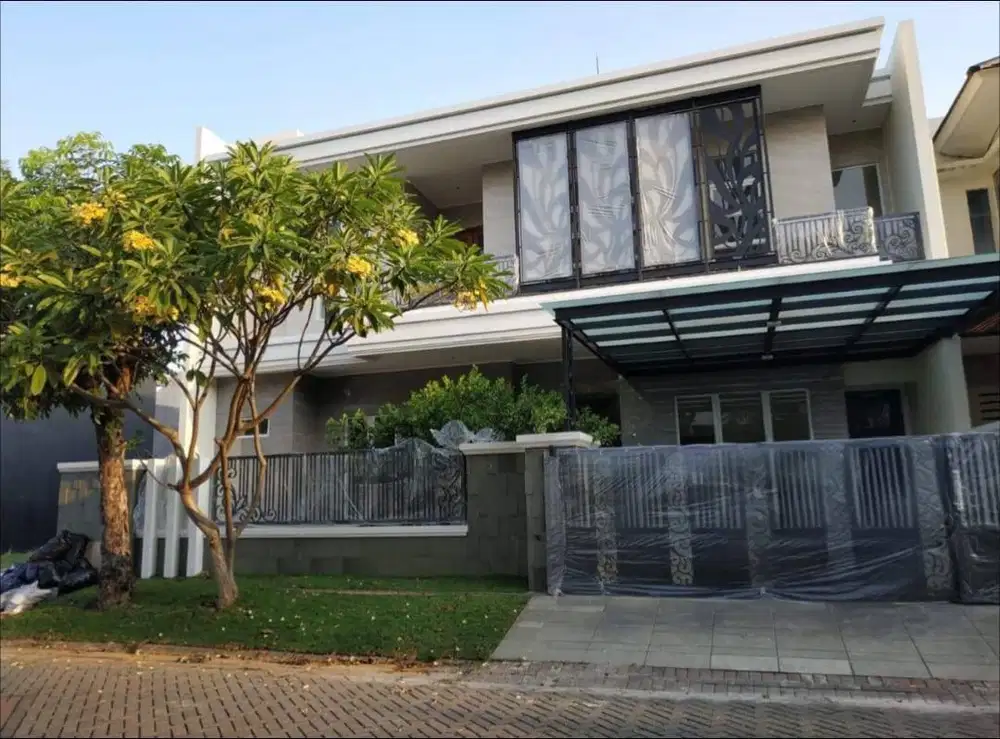 DIJUAL RUMAH MEWAH GRAHA FAMILI 2 LANTAI 8BR SURABAYA BARAT