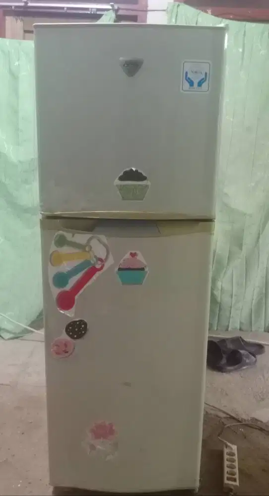 Kulkas 2 pintu NATIONAL JUMBO.Mesin original pabrik belum rusak