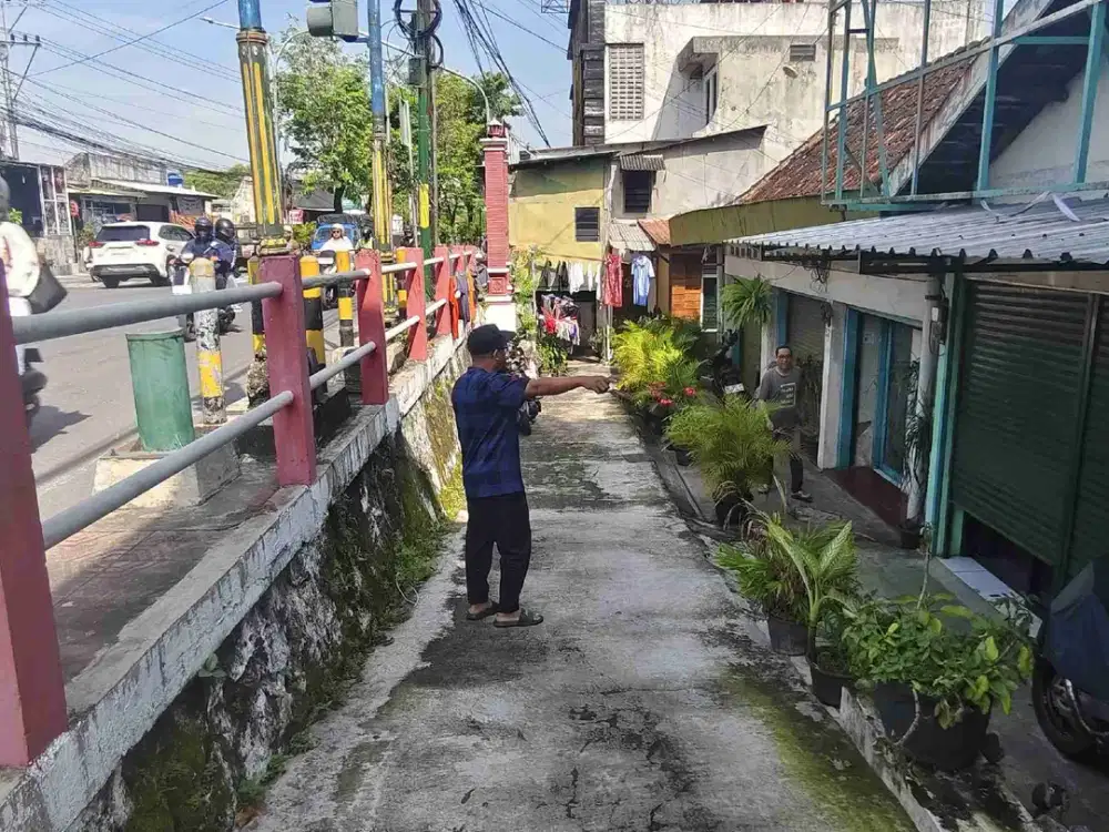 TANAH BONUS BANGUNAN DI JL UTAMA KYAI MOJO DEKAT KAMPUS UJB BUMIJO JETIS KOTA YOGYA