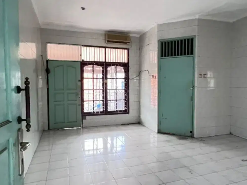 SEWA RUMAH LUAS DI UTAN JAYU KOMPLEK KEHAKIMAN Sewa Rumah  - Jakarta Timur