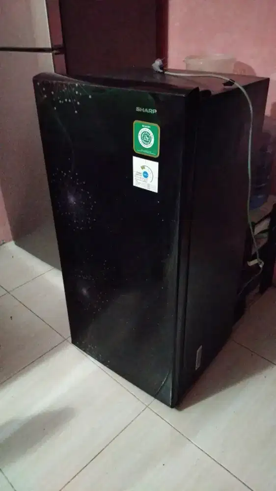 Kulkas Sharp tipe SJ-X167MG