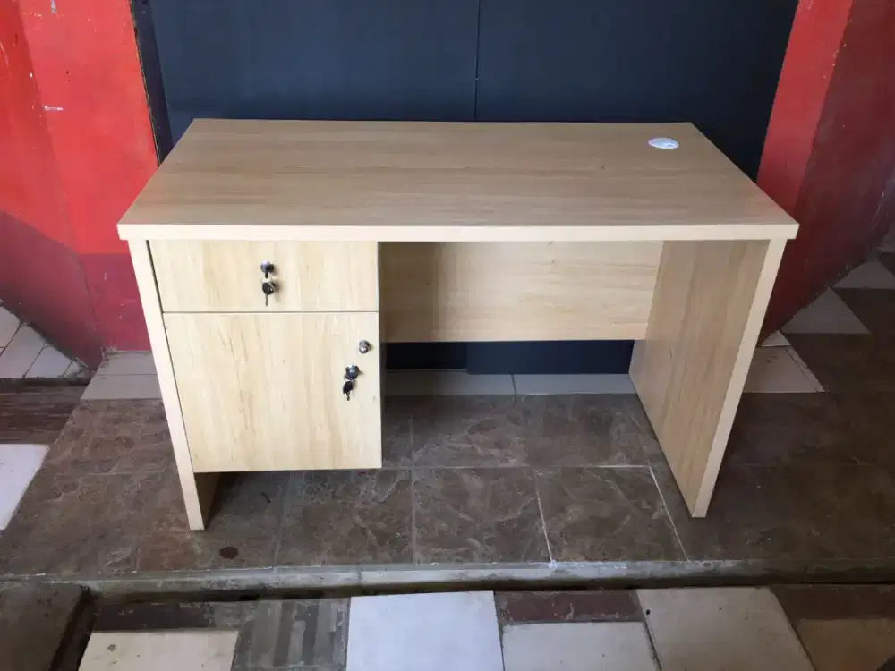 meja kantor like new