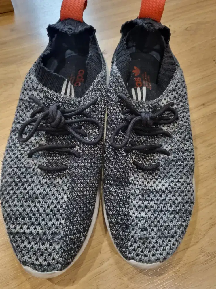 Dijual sepatu Adidas original 100%