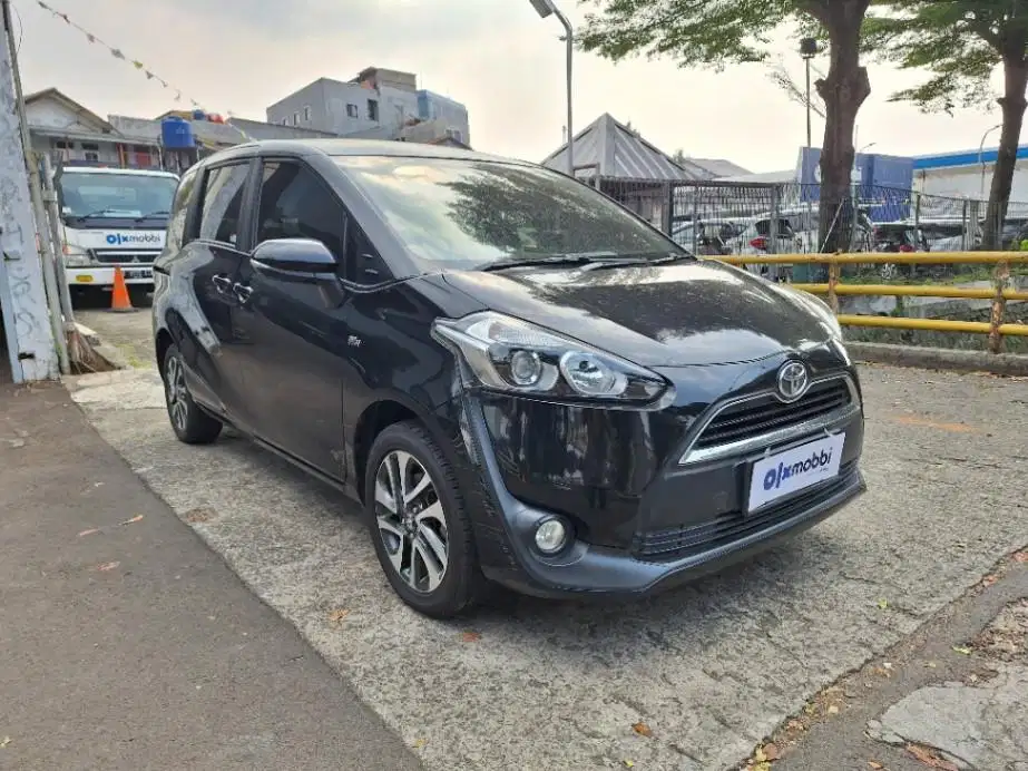 DP MURAH Toyota Sienta 1.5 V Bensin-MT 2017  CTOKB