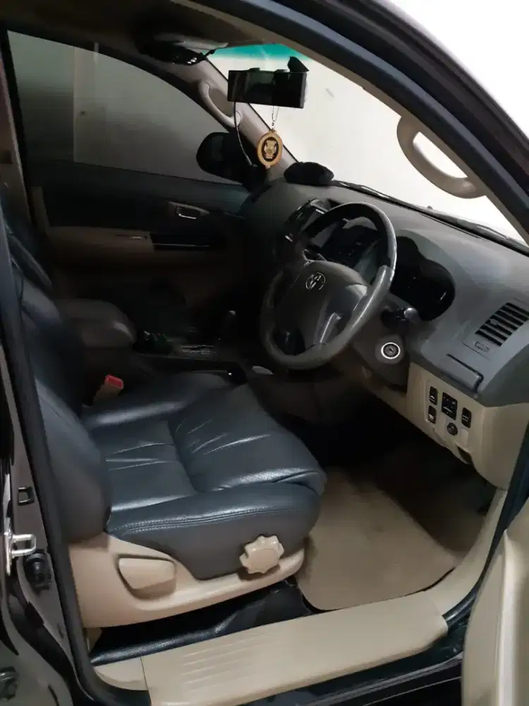 TOYOTA FORTUNER G A/T LUX 2012