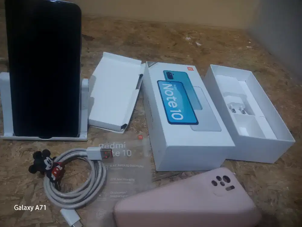 Redmi Note 10 Putih 4+1/64 mulus bange