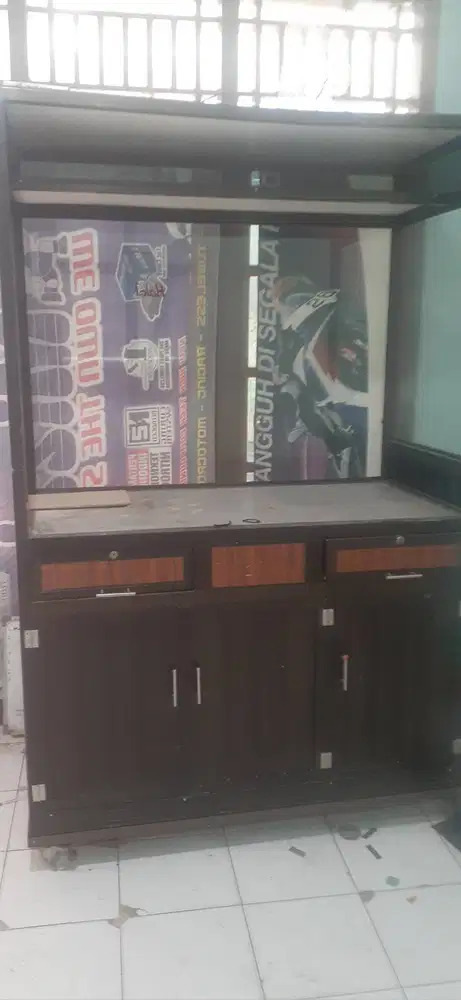 Etalase alumunium atau gerobak alumunium