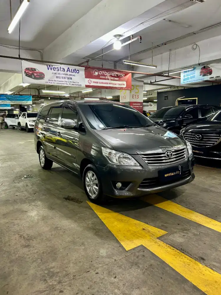 Low KM Diesel Toyota Innova 2.5 G Diesel AT 2013 Matic