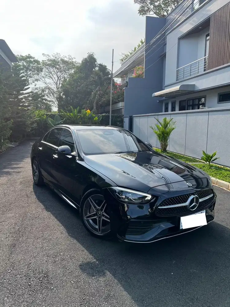 Mercedes Benz C300 W206 AMG Regis 2024 Black Metallic LOW KM!