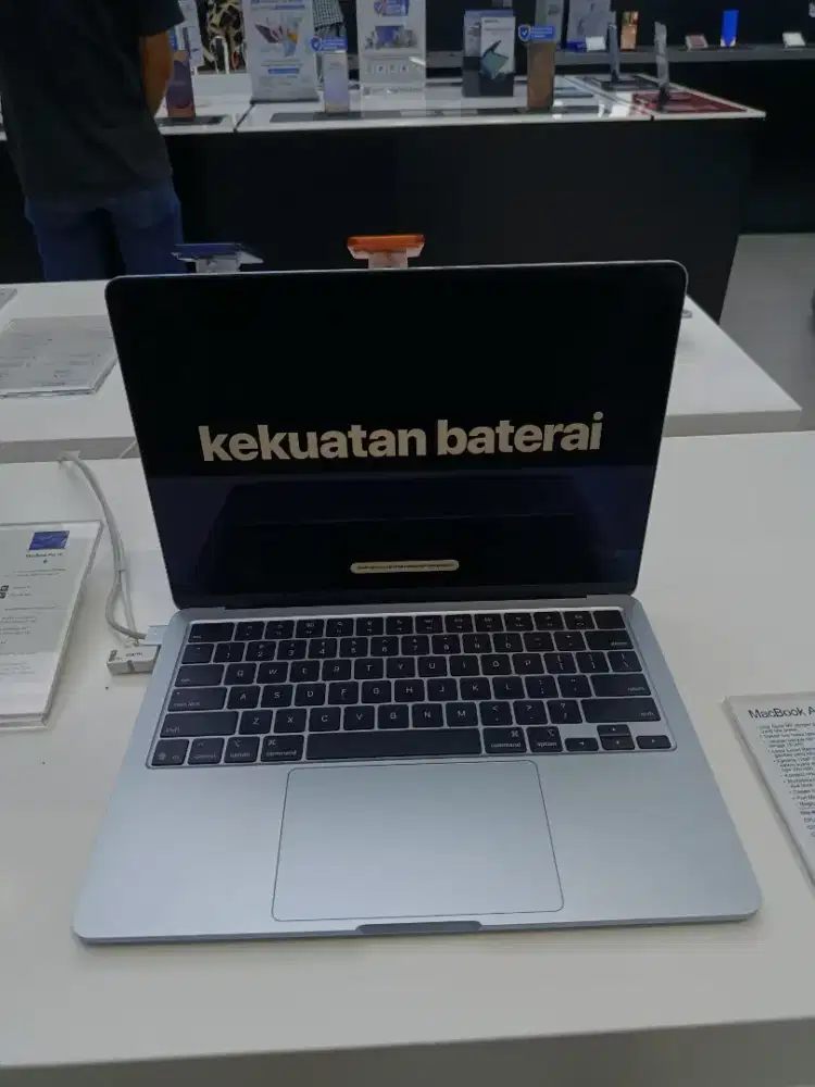 MACBOOK AIR M4 - CICILAN TAMPA DP