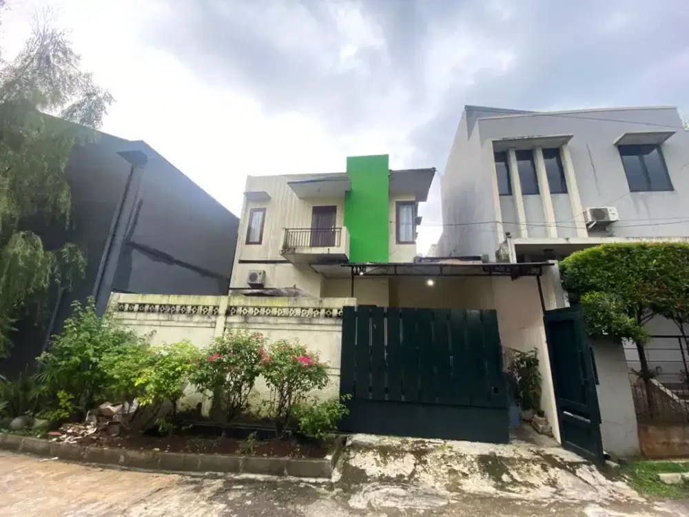Rumah Nyaman dalam Komplek Cinere Selangkah ke Tol Brigif
