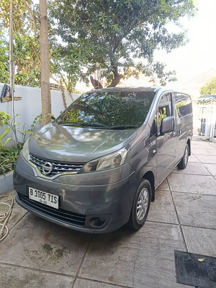 Dijual nissan evalia tipe SV automatic 2014
