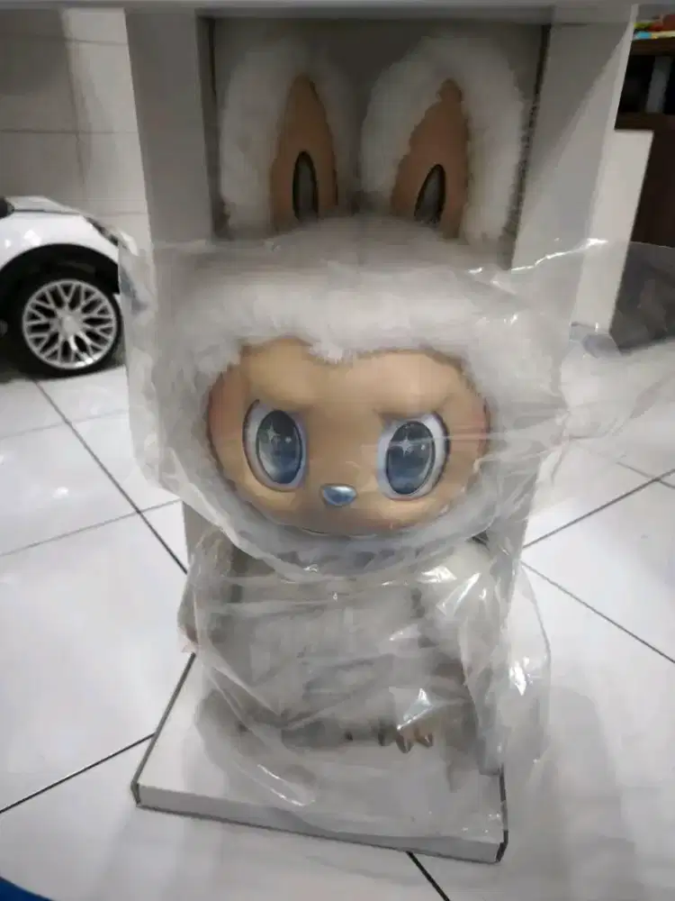 POP MART The Monsters - Angel in Clouds Vinyl Face Doll. 