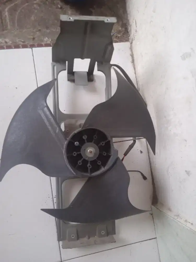 Kipas ac 1 pk bekas bagus