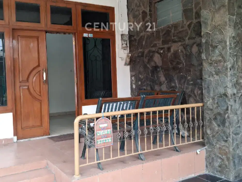 Rumah 2 Lantai Di Jl. Halmahera, Area Tengah Kota Semarang