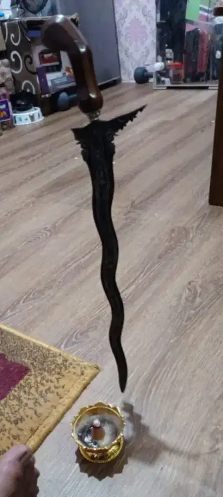 Keris melayang tanpa setingan