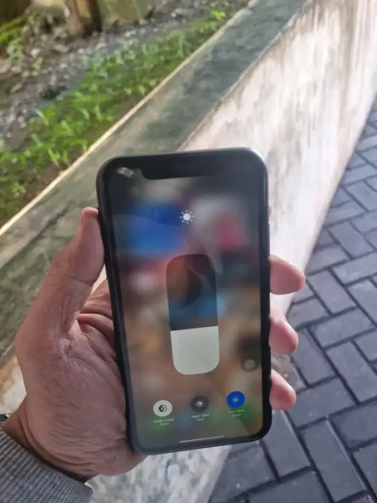 Iphone XR black 64gb allop aman nominus