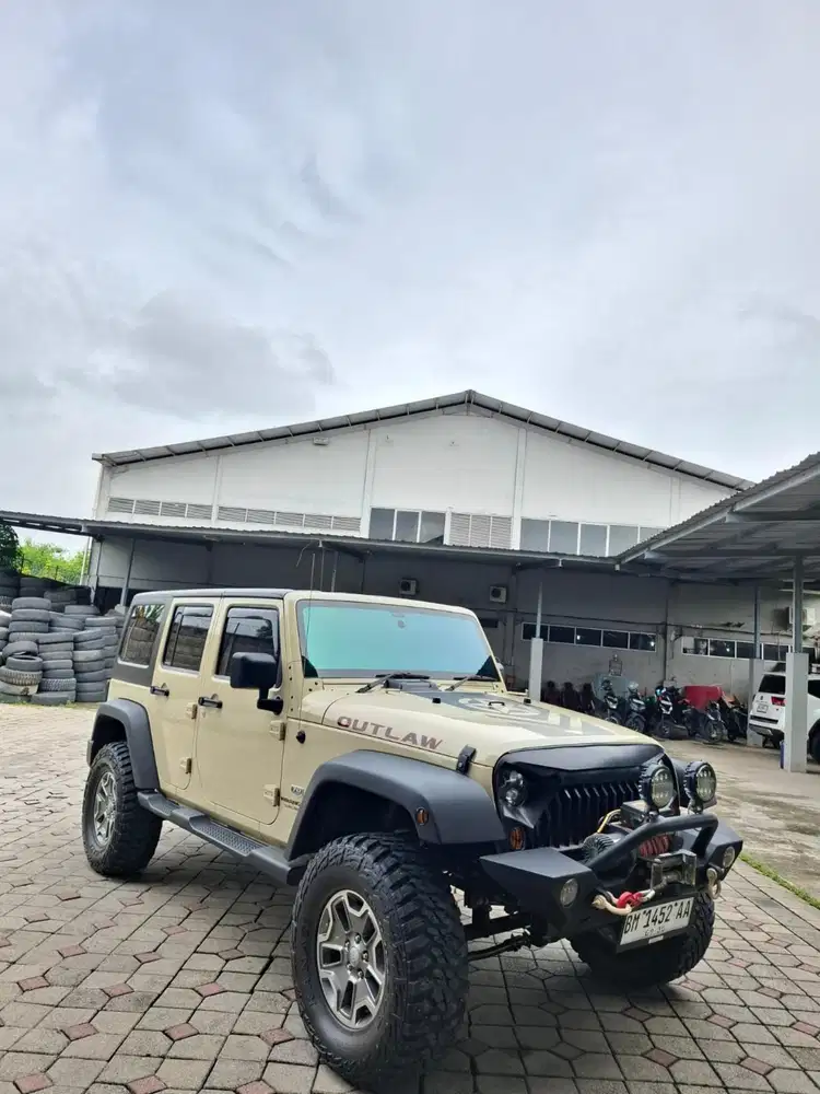 Jeep wrangler JK sport 2011 3.8 bensin matic. Km 77rb antik full modif