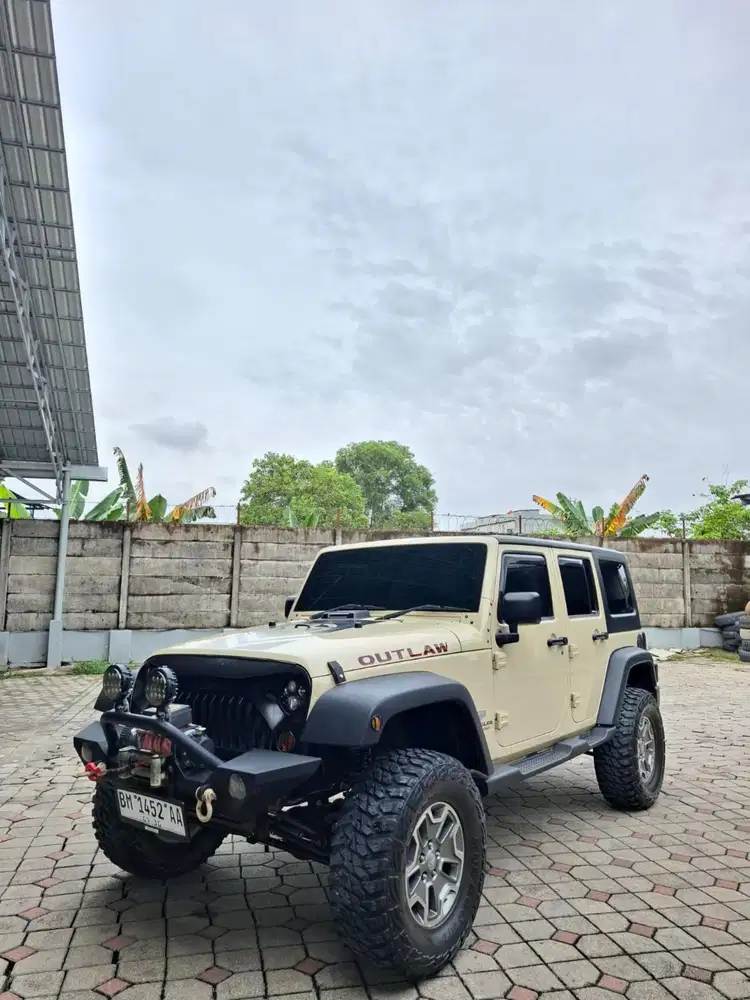Jeep wrangler JK sport 2011 3.8 bensin matic. Km 77rb antik full modif