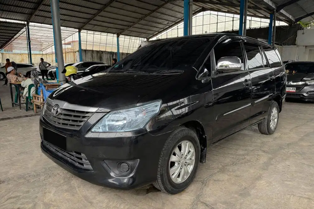 (km 27rb) Toyota Innova 2.5 E Plus Diesel Manual 2012