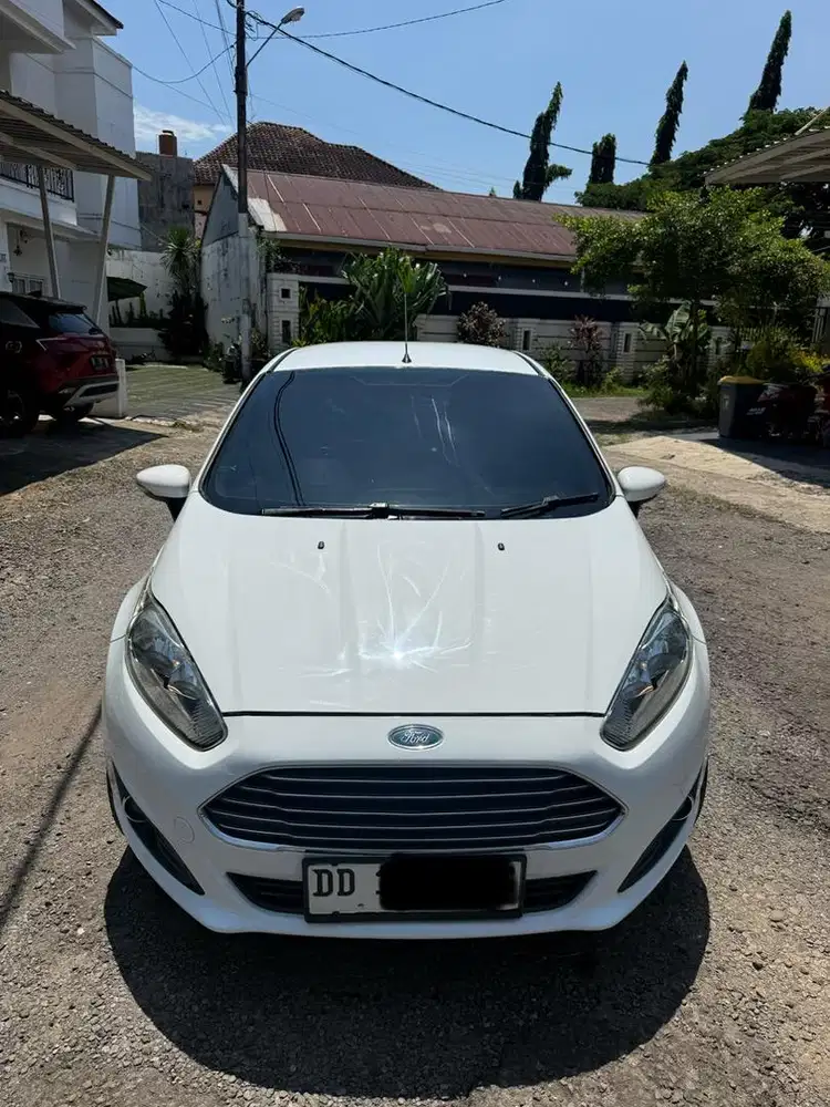 Ford fiesta trend matic 2014