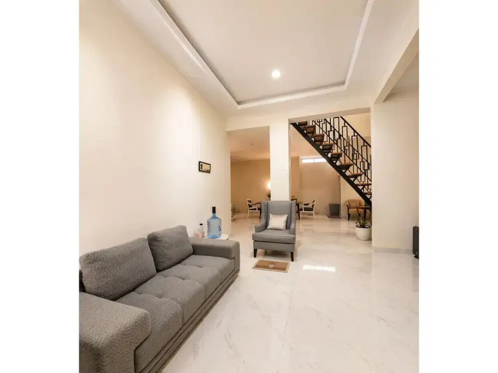 DISEWA RUMAH MEWAH TAHUNAN FURNISH DI THE BREEZE SENTUL CITY SSR1032