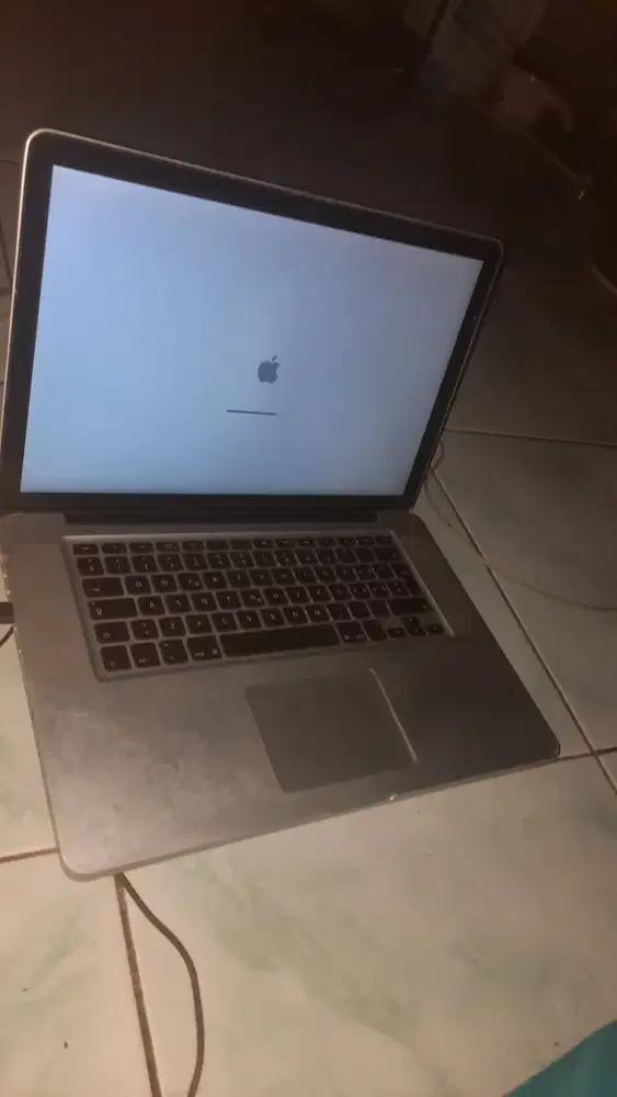Macbook pro 2009 bekas pemakaian