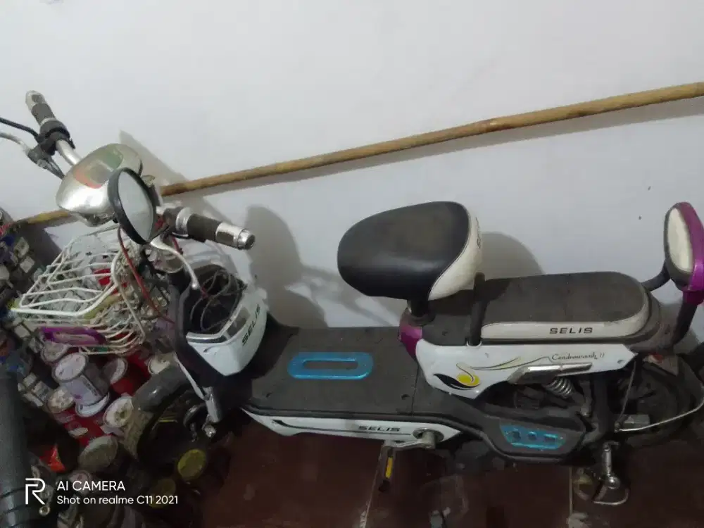 Sepeda listrik SELIS