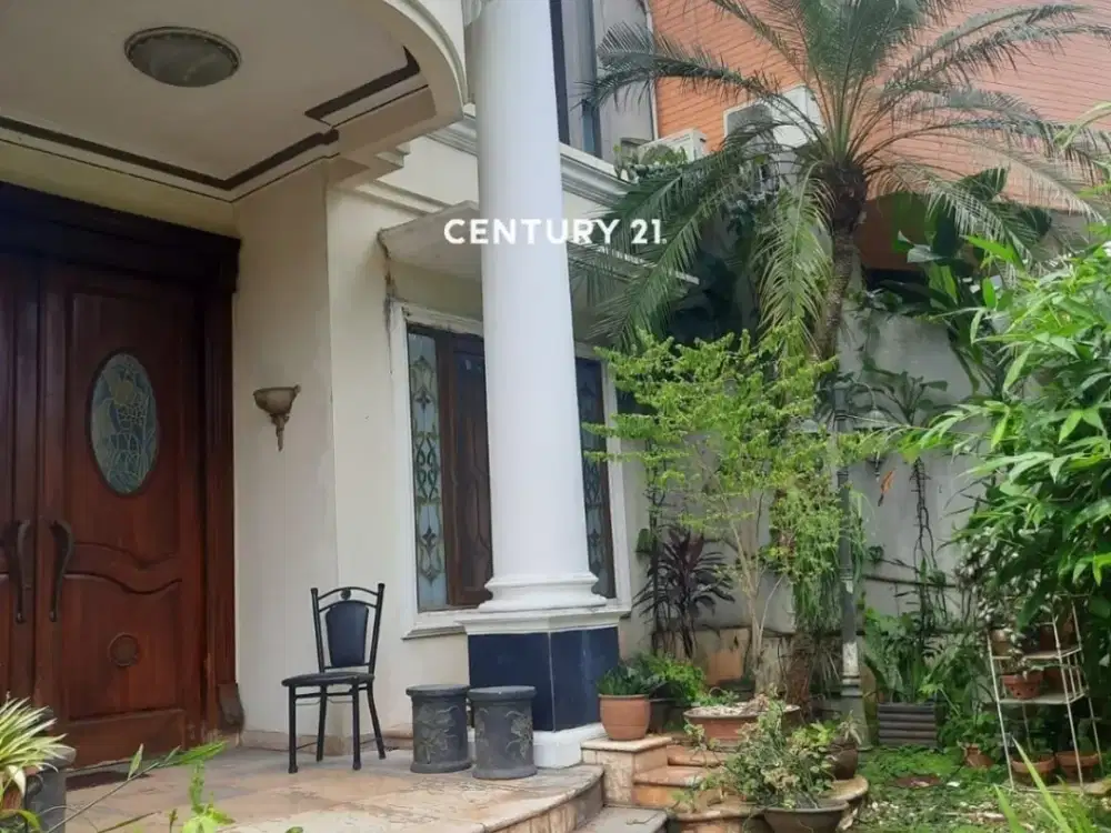 Rumah kokoh 2 lantai, siap huni, asri di Bukit Mas Jakarta Selatan