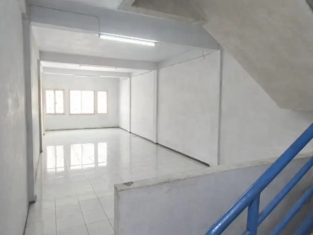 Ruko Dijual Cepat di Jembatan 5, Siap Huni