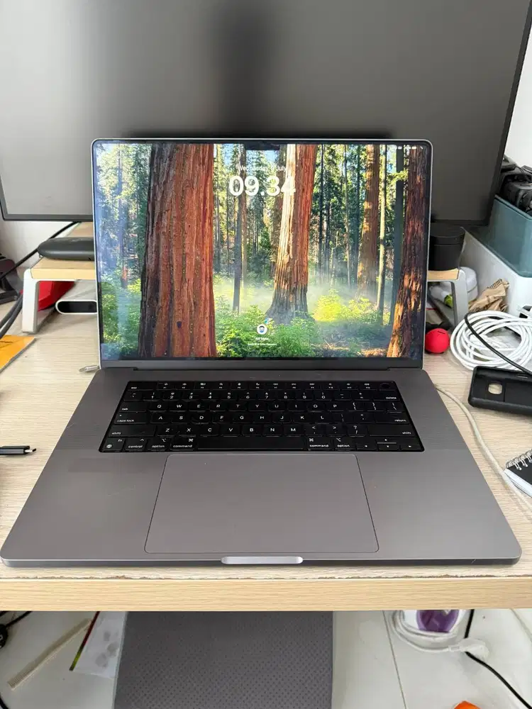 MacBook Pro 16 inch M1 Pro 1TB Storage 32GB RAM