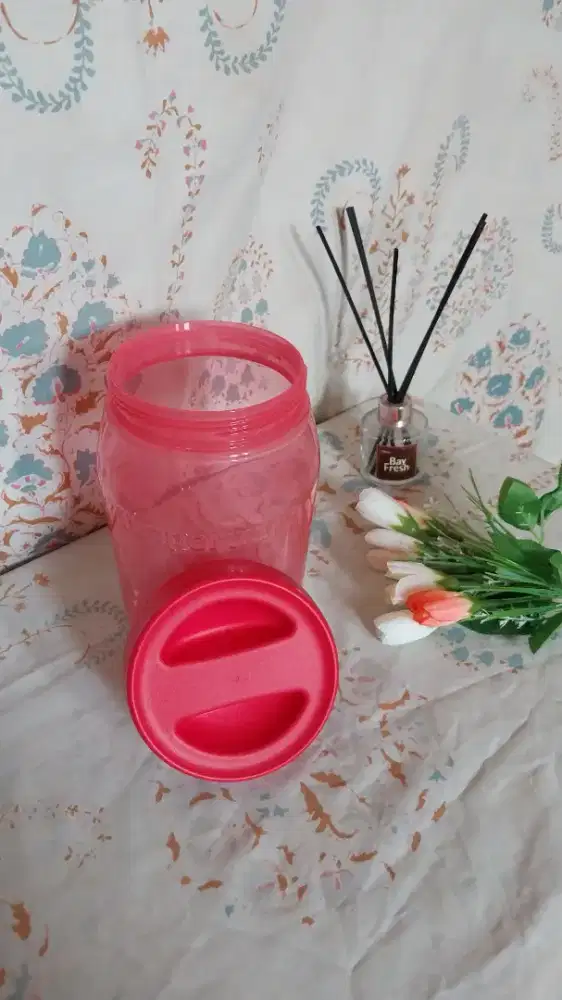 Tupperware Toples Pink Wadah Makanan Kedap Udara Anti Bau Awet