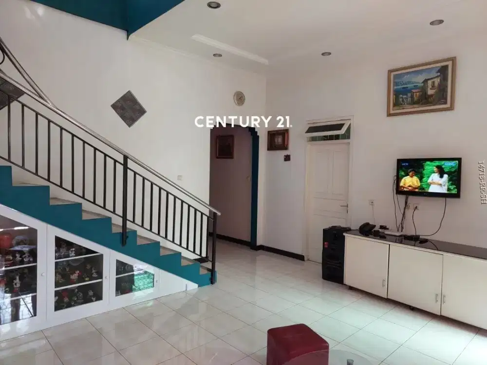 Dijual Rumah 2 lantai asri terawat dengan balkon di Tangerang Selatan