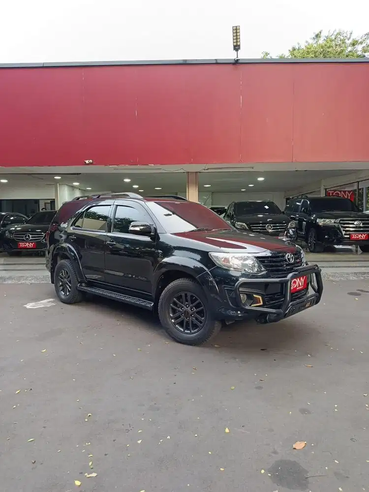 #Tony Mobil# Toyota Fortuner 2.7 V 4x4 AT 2012 Hitam
