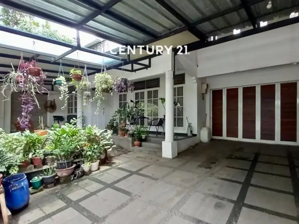 Dijual rumah lokasi strategis & siap huni di Sektor 9 Bintaro