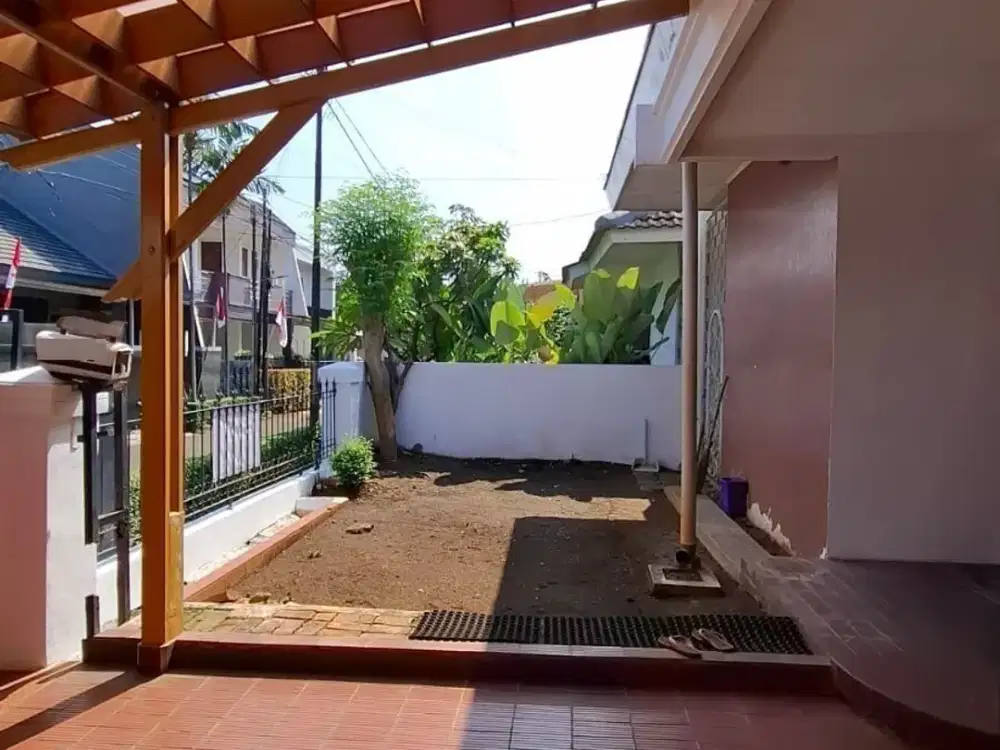 Dijual atau disewakan Rumah asri di Bintaro Sektor 1 Jakarta Selatan