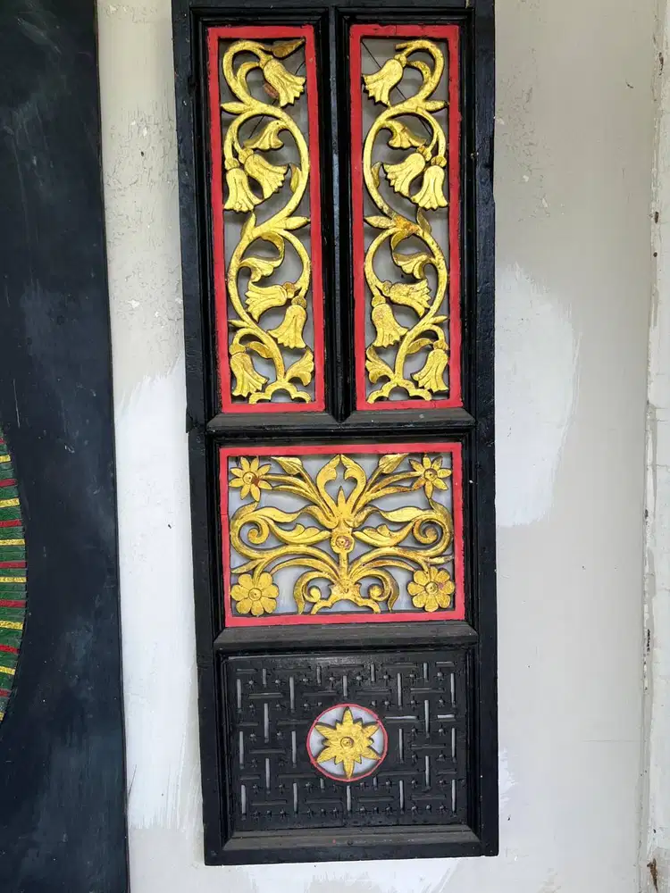 Pajangan Dinding Panel Ukiran Kayu Bunga Gold - 2 Pasang